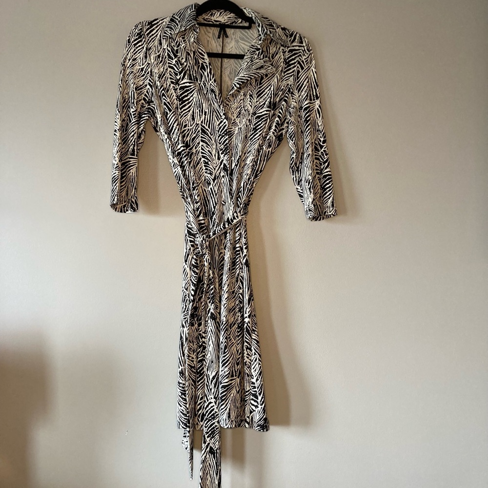 Anthropologie Lapis Dress S 
Midi Modest
Black & White Print. 
The PERFECT Dress
